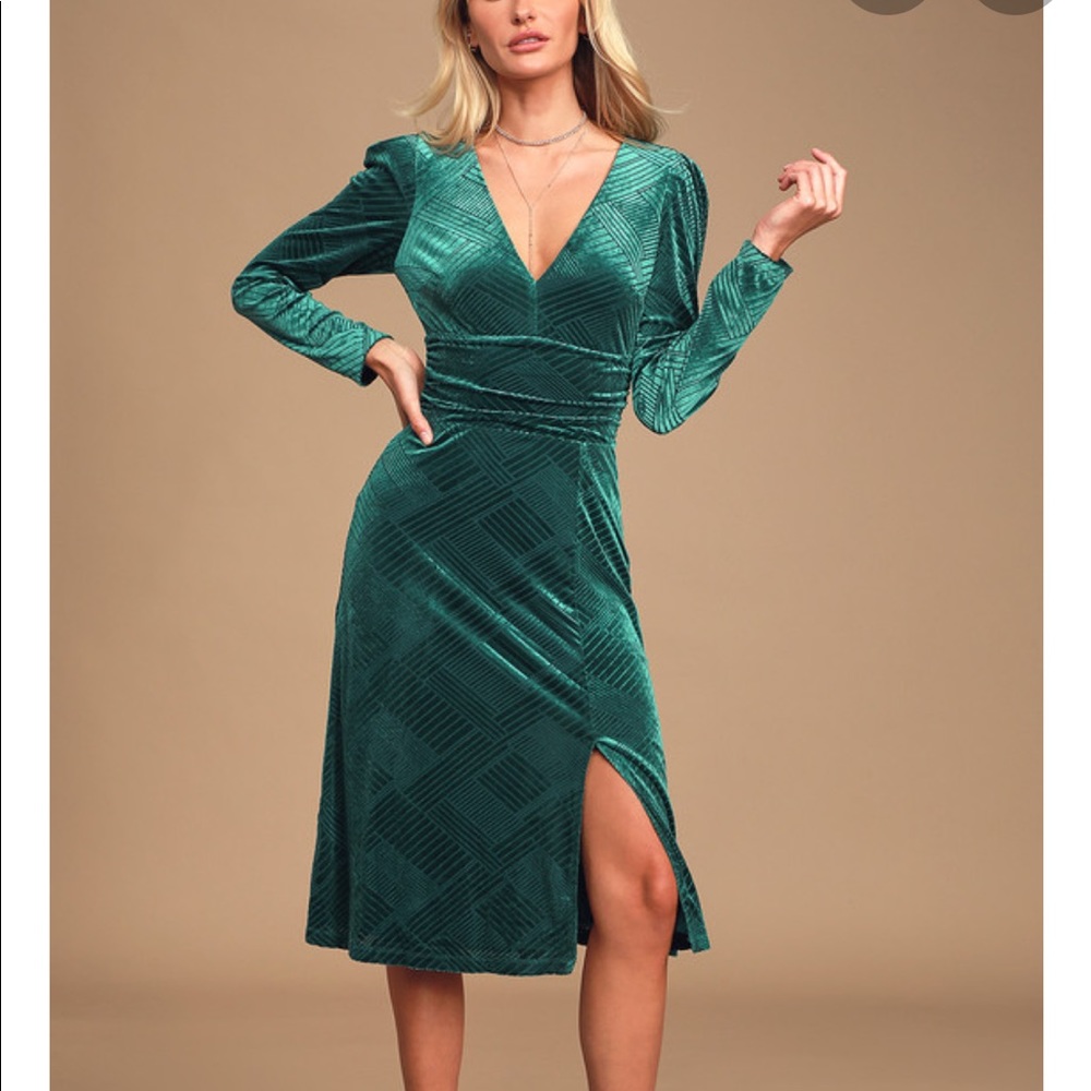 NWT Ali & Jay I'm Nominated Velvet Midi Dress